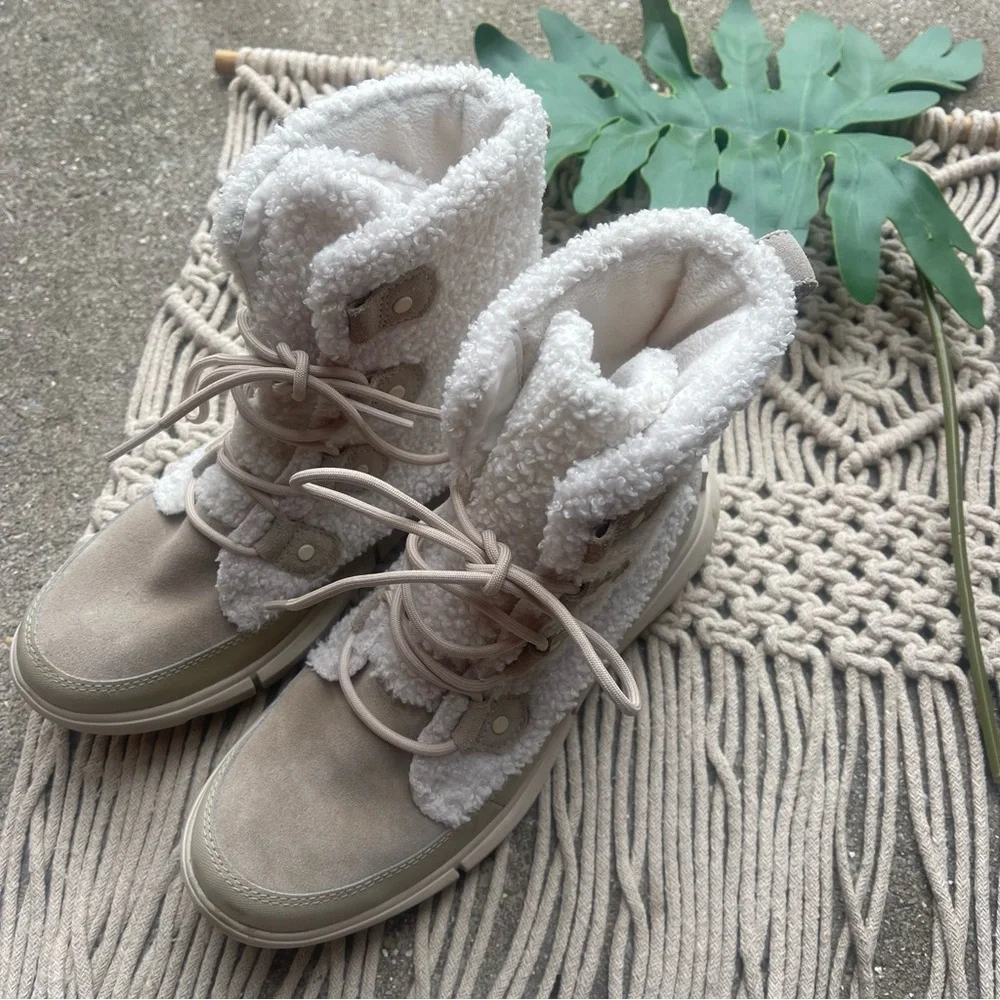 Sorel Explorer II Joan Cozy Winter Boots Women’s Size 9